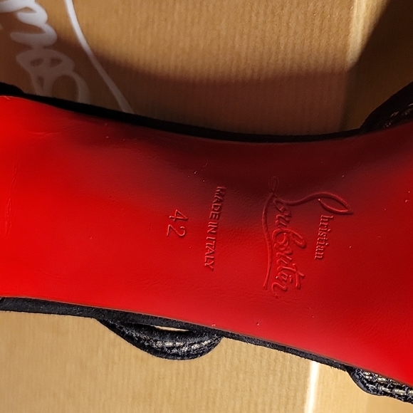 Christian Louboutin Black Suede and Mesh Peep toe. Size 42. Pre owned - Picture 8 of 8